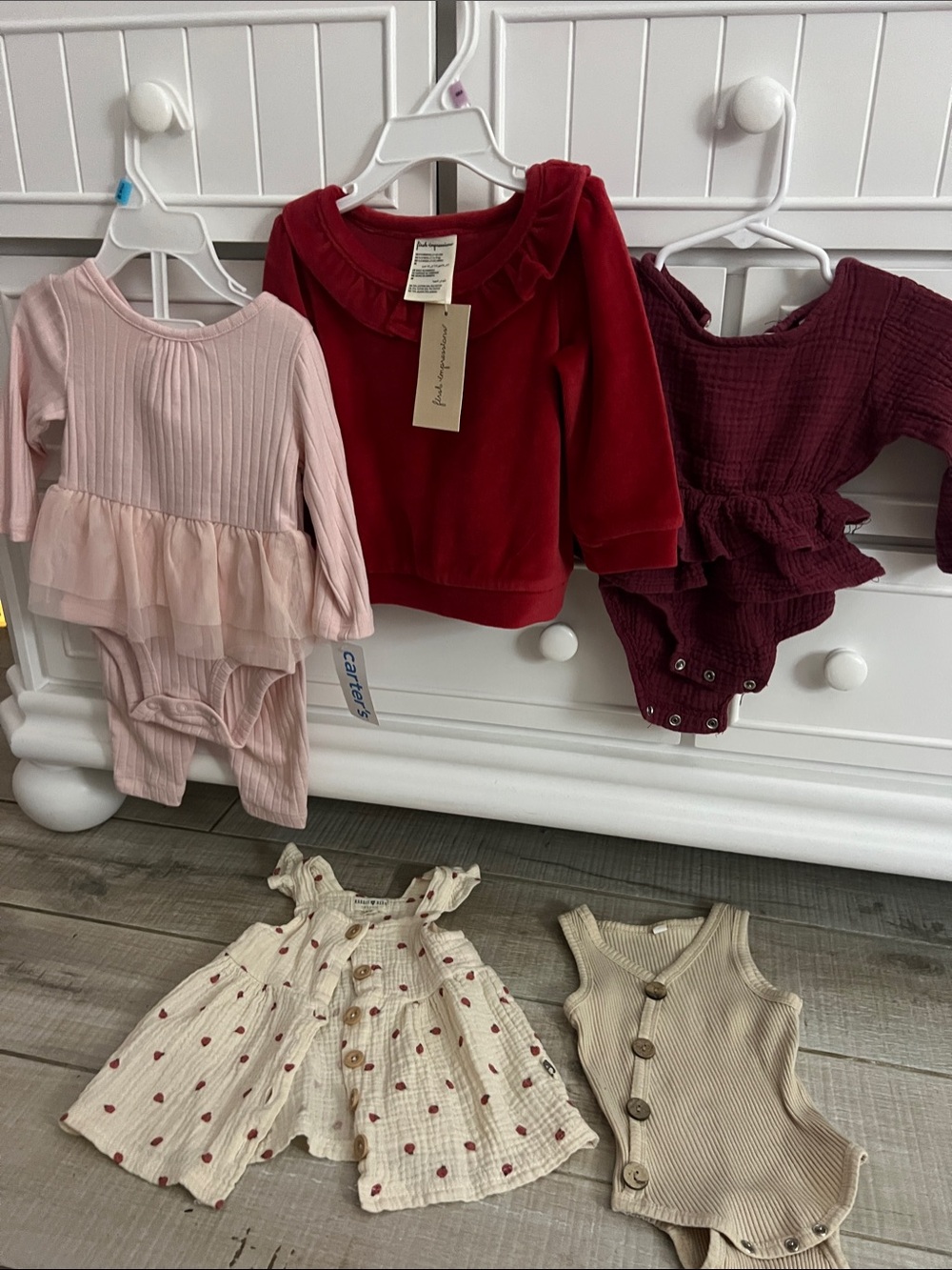 6M baby girl outfit set, new w tags, carters, first impressions 6 pieces